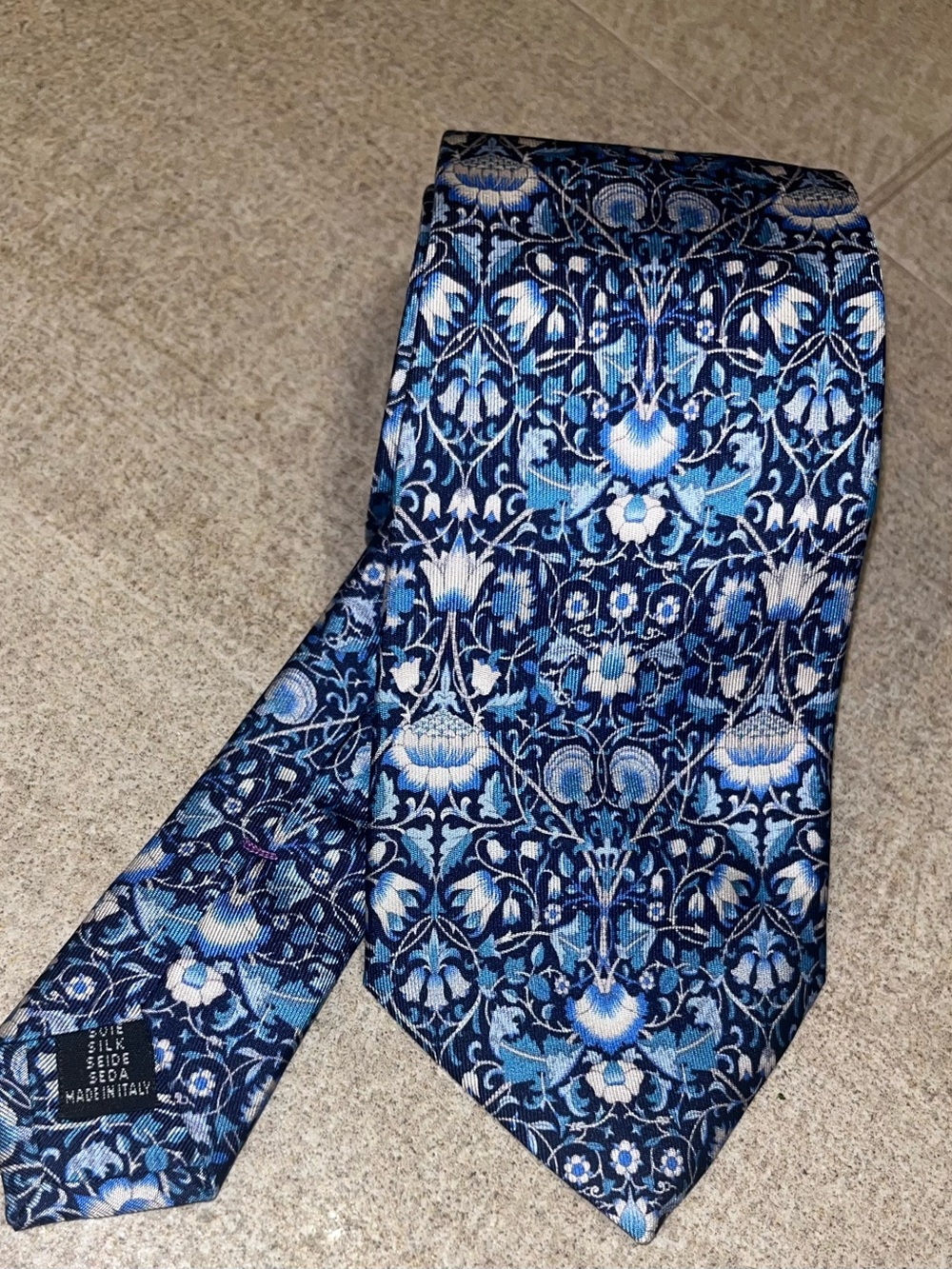 Liberty London Silk Floral-Pattern Men's Tie in Blue